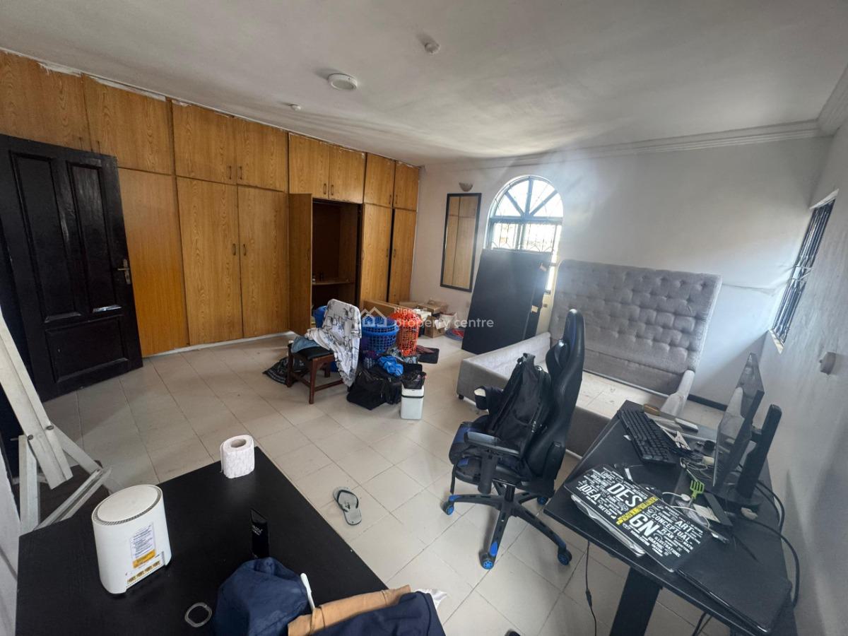 a Nice and Very Spacious 1 Bedroom Apartment(upstair), Off Admiralty Way, Lekki Phase 1, Lekki, Lagos, Mini Flat (room and Parlour) for Rent