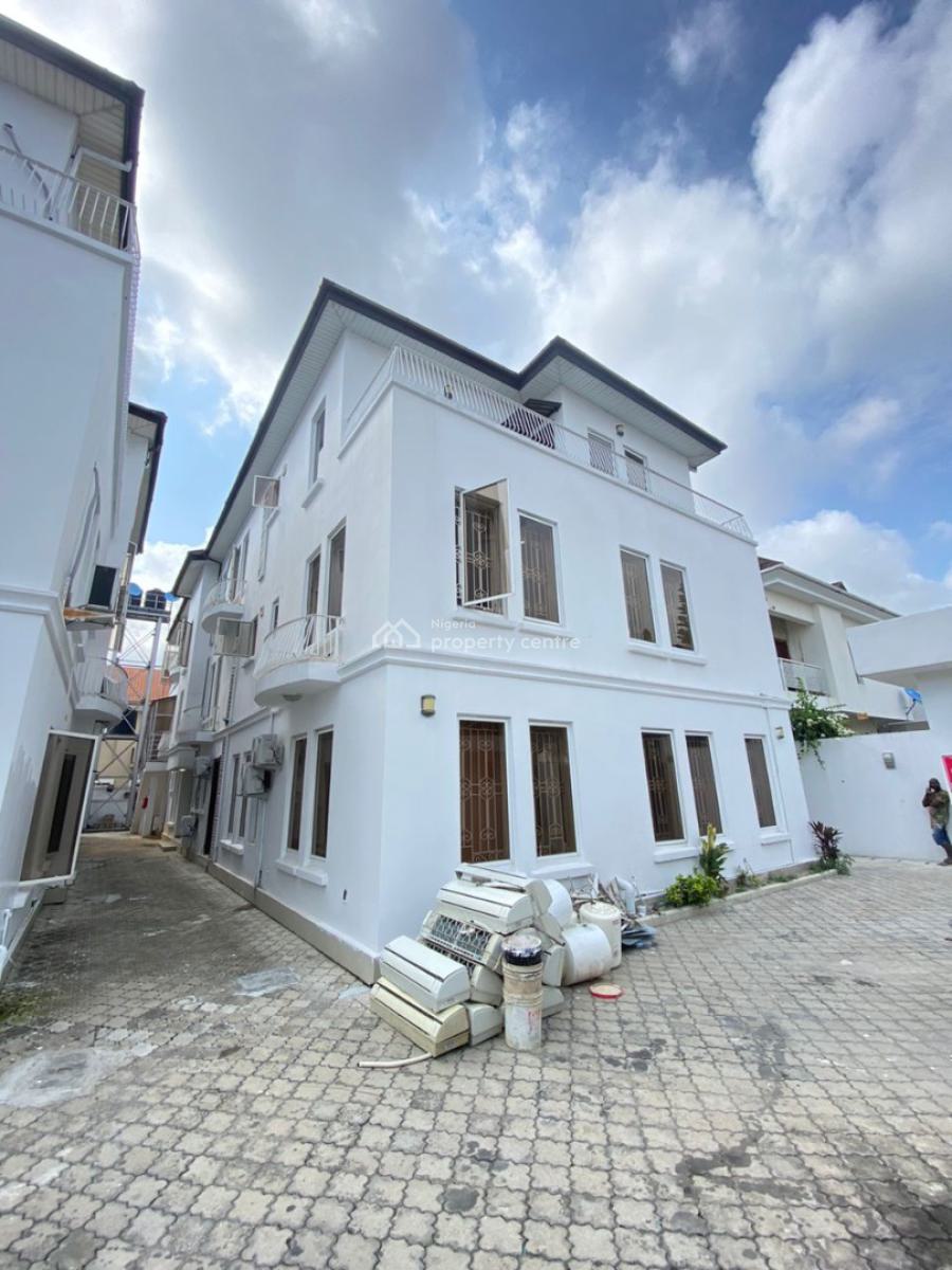 Fully Serviced and Spacious 2 Bedroom Penthouse, Lekki Phase 1, Lekki, Lagos, Flat / Apartment for Rent