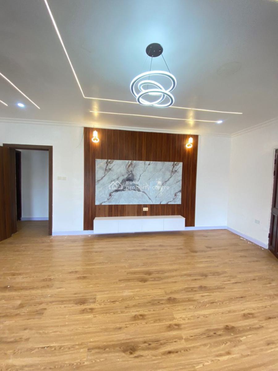 Fully Serviced and Spacious 2 Bedroom Penthouse, Lekki Phase 1, Lekki, Lagos, Flat / Apartment for Rent