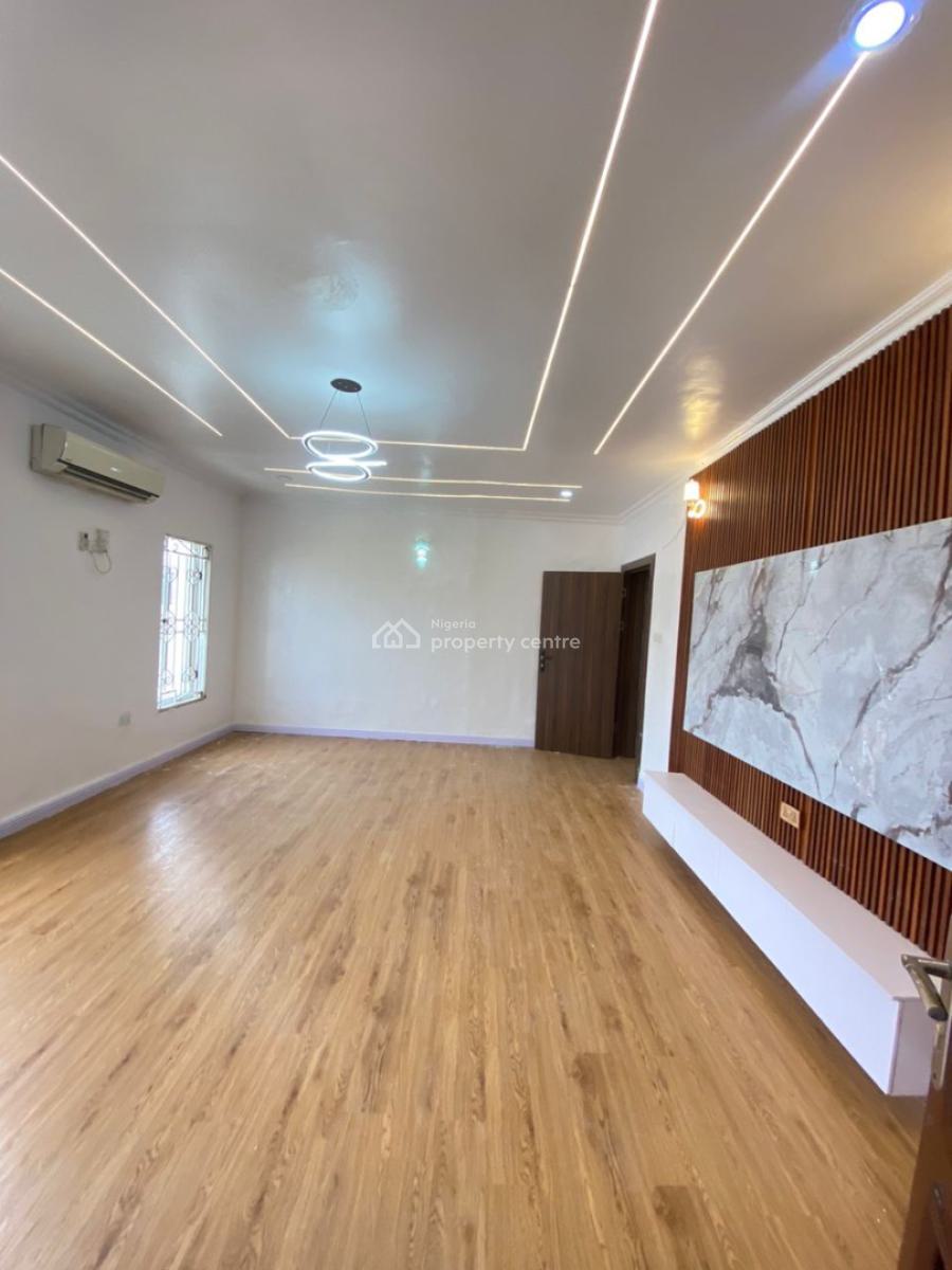 Fully Serviced and Spacious 2 Bedroom Penthouse, Lekki Phase 1, Lekki, Lagos, Flat / Apartment for Rent