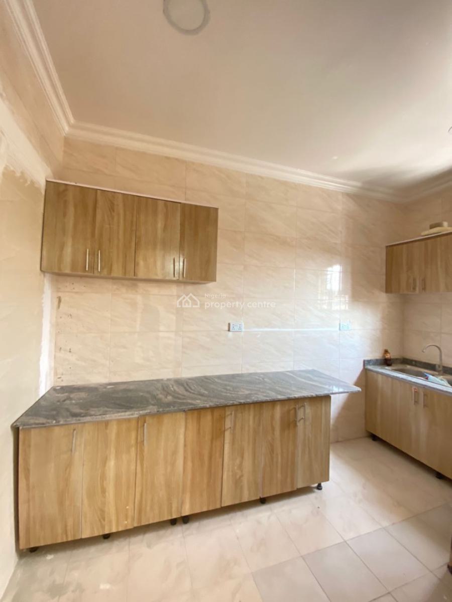Fully Serviced and Spacious 2 Bedroom Penthouse, Lekki Phase 1, Lekki, Lagos, Flat / Apartment for Rent