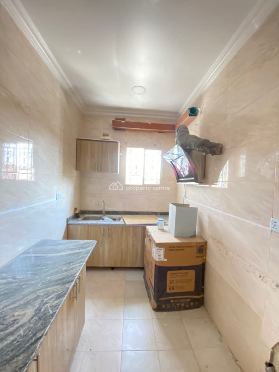 Fully Serviced and Spacious 2 Bedroom Penthouse, Lekki Phase 1, Lekki, Lagos, Flat / Apartment for Rent