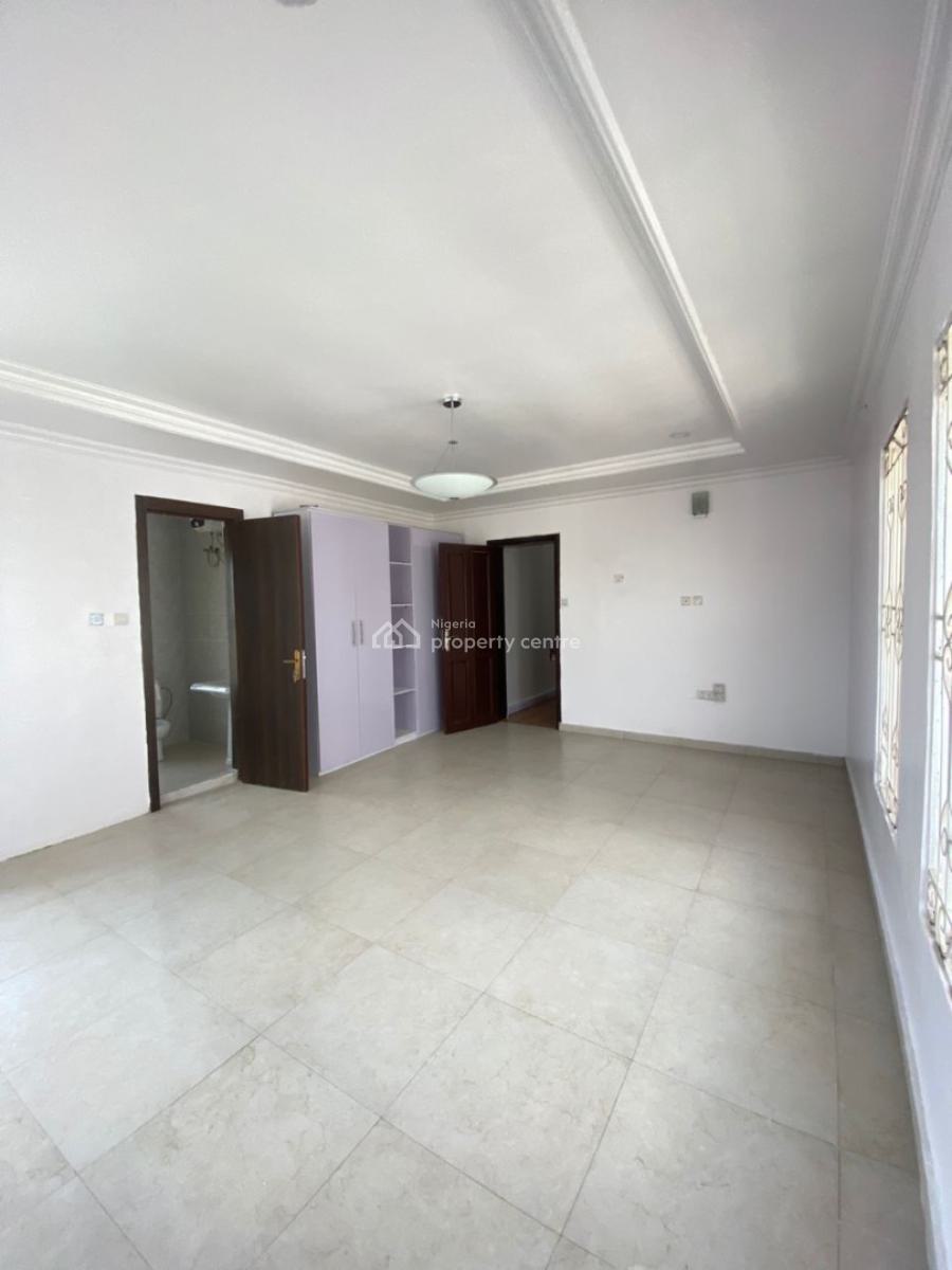 Fully Serviced and Spacious 2 Bedroom Penthouse, Lekki Phase 1, Lekki, Lagos, Flat / Apartment for Rent