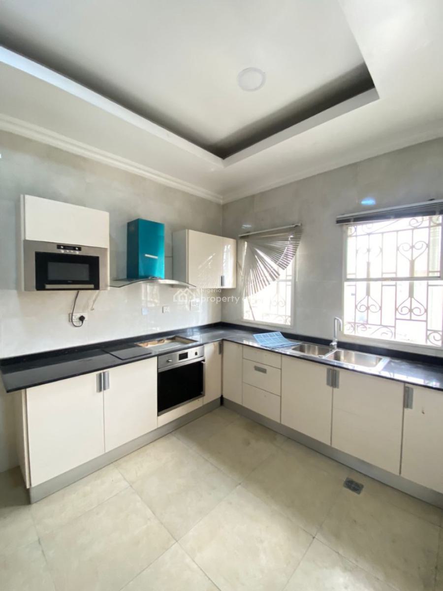 Fully Serviced 3 Bedroom Penthouse, Lekki Phase 1, Lekki, Lagos, Flat / Apartment for Rent