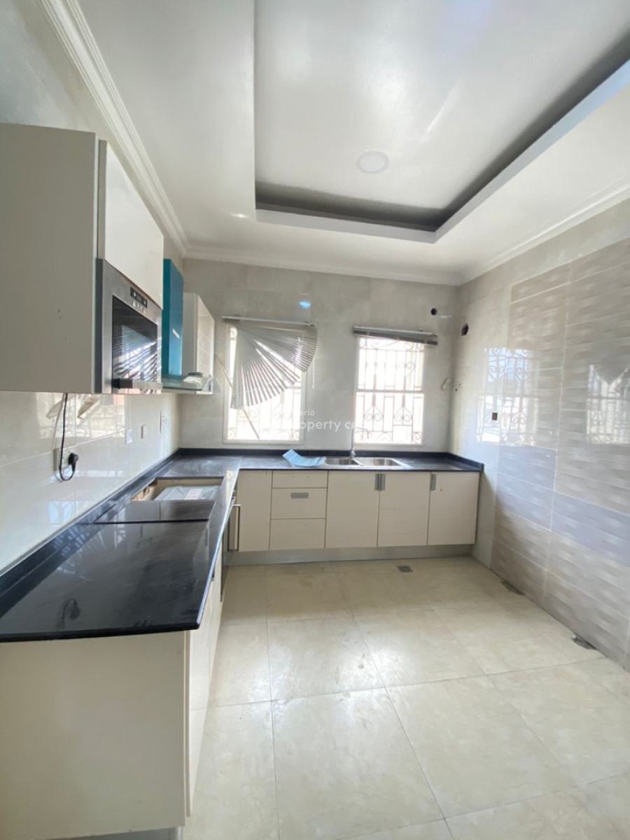 Fully Serviced 3 Bedroom Penthouse, Lekki Phase 1, Lekki, Lagos, Flat / Apartment for Rent