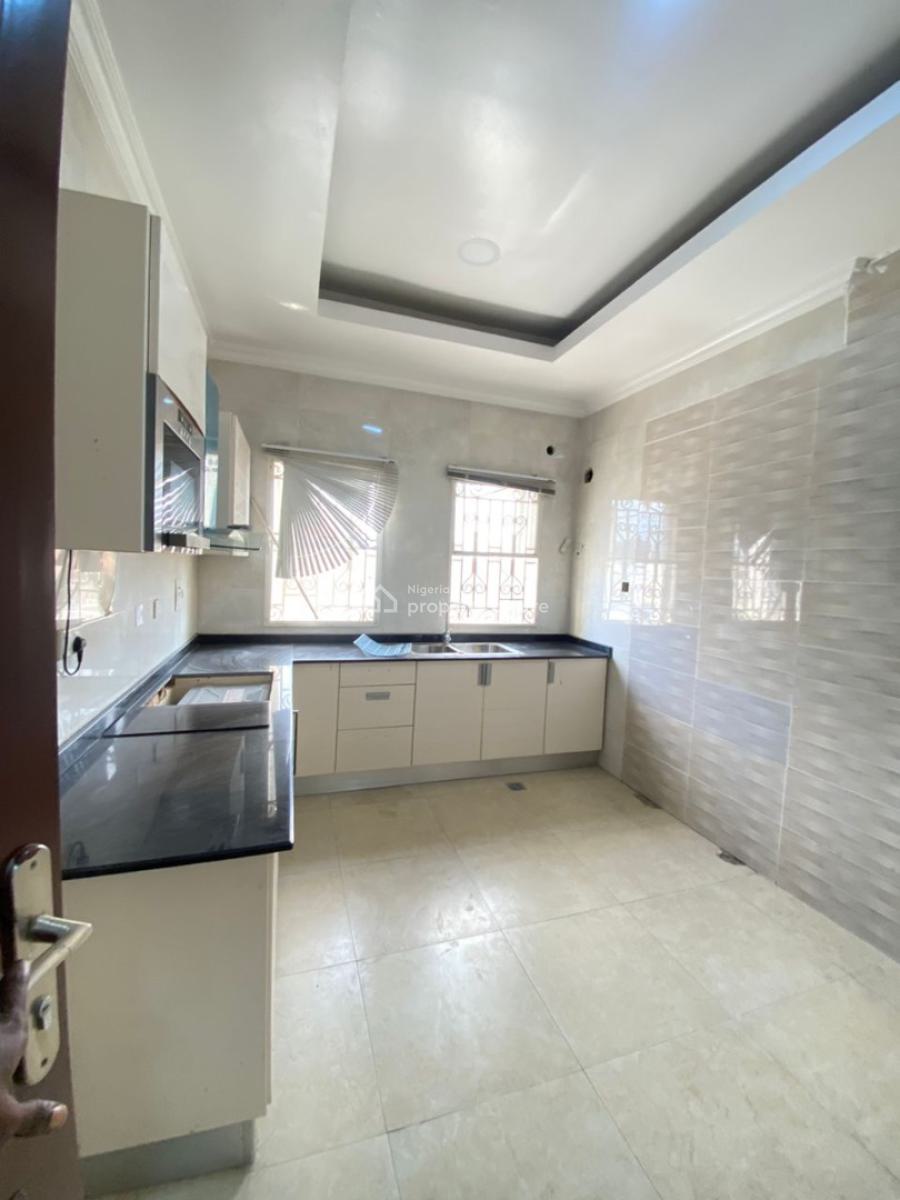 Fully Serviced 3 Bedroom Penthouse, Lekki Phase 1, Lekki, Lagos, Flat / Apartment for Rent