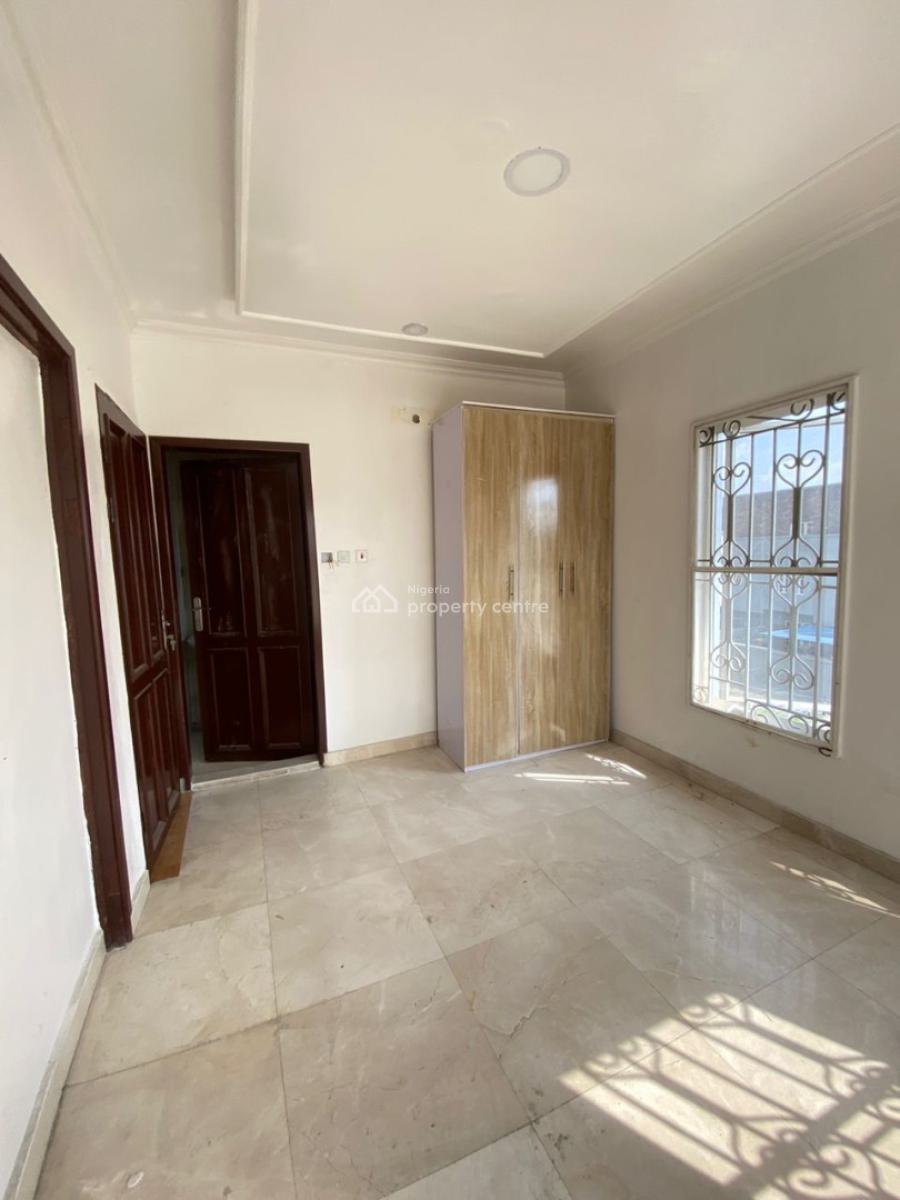 Fully Serviced 3 Bedroom Penthouse, Lekki Phase 1, Lekki, Lagos, Flat / Apartment for Rent