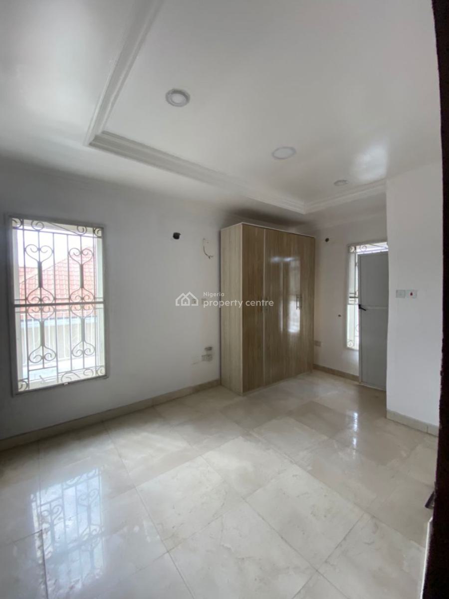 Fully Serviced 3 Bedroom Penthouse, Lekki Phase 1, Lekki, Lagos, Flat / Apartment for Rent