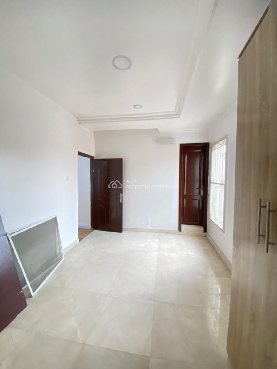 Fully Serviced 3 Bedroom Penthouse, Lekki Phase 1, Lekki, Lagos, Flat / Apartment for Rent
