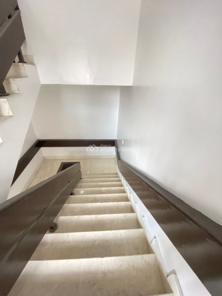 Fully Serviced 3 Bedroom Penthouse, Lekki Phase 1, Lekki, Lagos, Flat / Apartment for Rent