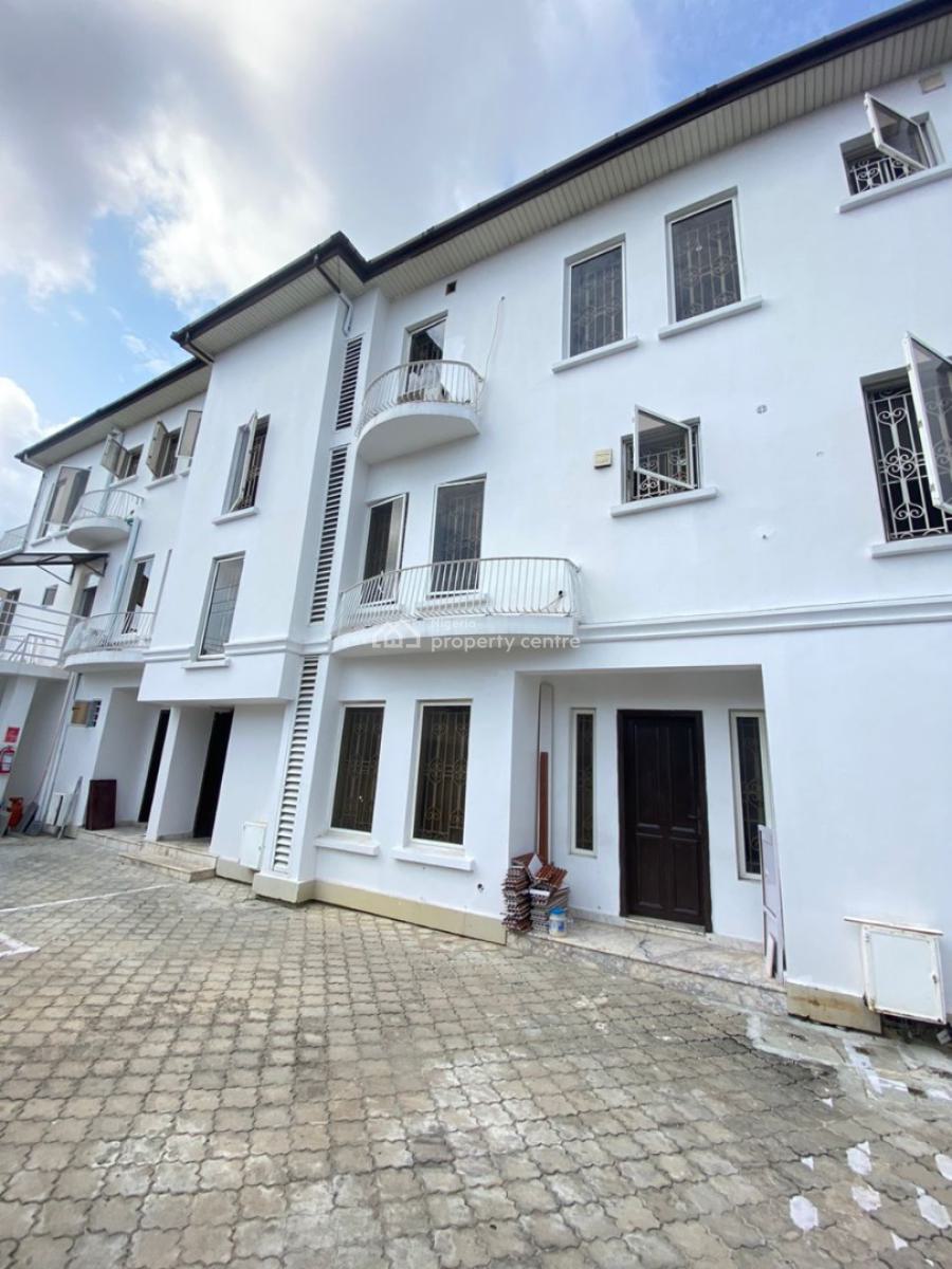 Fully Serviced 3 Bedroom Penthouse, Lekki Phase 1, Lekki, Lagos, Flat / Apartment for Rent