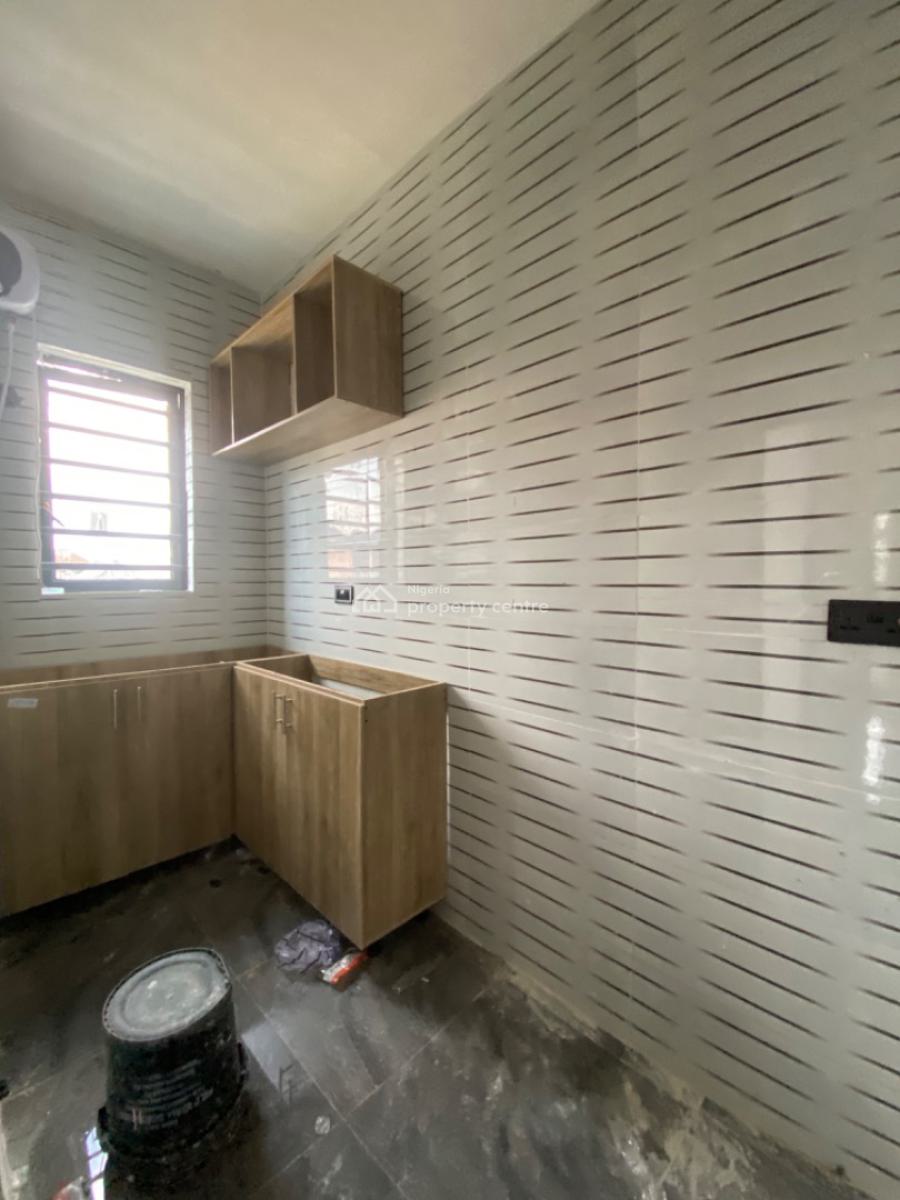 an Executive One Bedroom Flat, Silver Gate Estate Before Shoprite Ajah, Lekki, Lagos, Mini Flat (room and Parlour) for Rent