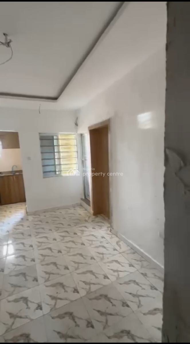 Executive, Very Decent, Standard and Nice Miniflat with Pop,  Kitchen, Off Pedro Road,  Shomolu Lagos., Shomolu, Lagos, Mini Flat (room and Parlour) for Rent