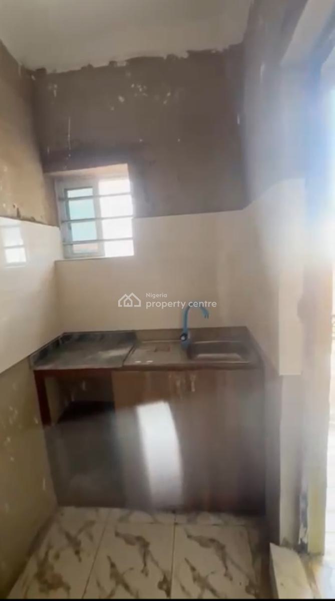 Executive, Very Decent, Standard and Nice Miniflat with Pop,  Kitchen, Off Pedro Road,  Shomolu Lagos., Shomolu, Lagos, Mini Flat (room and Parlour) for Rent