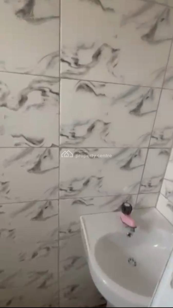 Executive, Very Decent, Standard and Nice Miniflat with Pop,  Kitchen, Off Pedro Road,  Shomolu Lagos., Shomolu, Lagos, Mini Flat (room and Parlour) for Rent