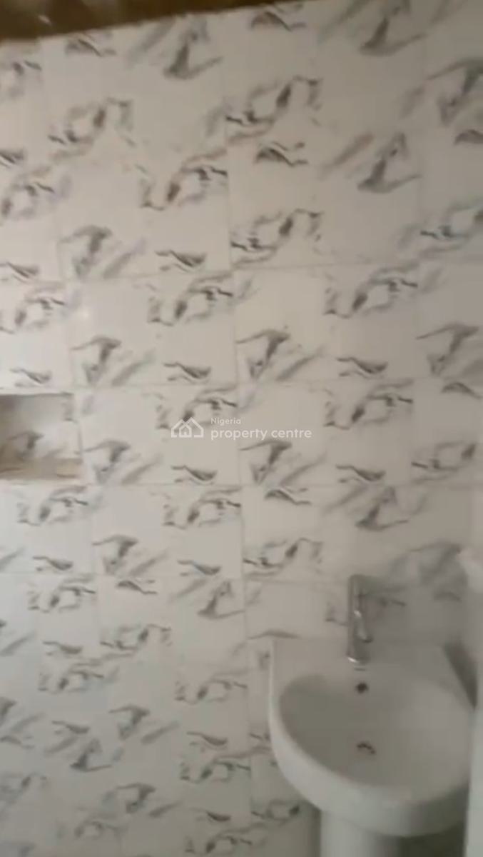 Executive, Very Decent, Standard and Nice Miniflat with Pop,  Kitchen, Off Pedro Road,  Shomolu Lagos., Shomolu, Lagos, Mini Flat (room and Parlour) for Rent