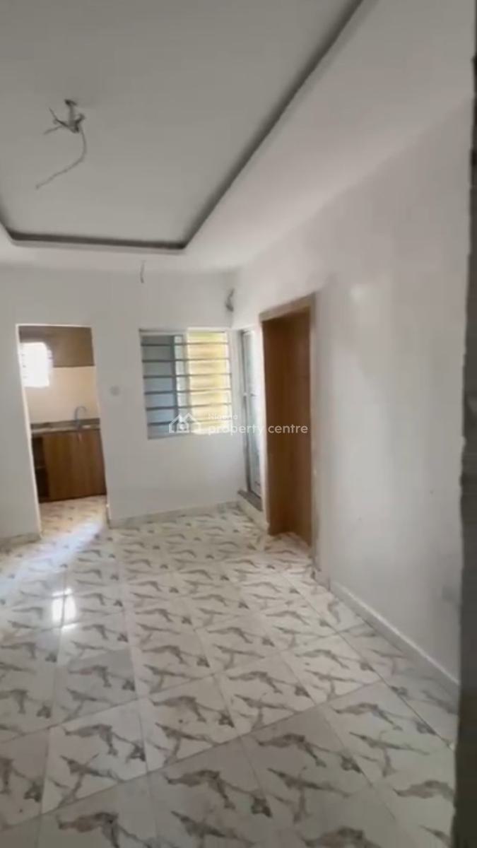 Executive, Very Decent, Standard and Nice Miniflat with Pop,  Kitchen, Off Pedro Road,  Shomolu Lagos., Shomolu, Lagos, Mini Flat (room and Parlour) for Rent