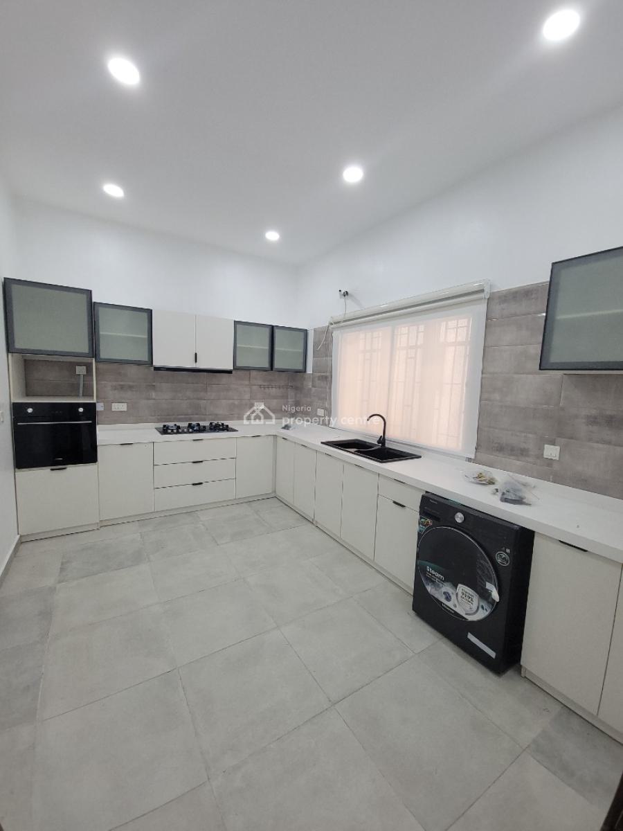 2 Bedroom Flat in Lekki Phase 1, Lekki Phase 1, Lekki, Lagos, Flat / Apartment for Rent