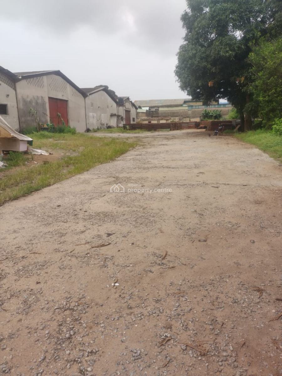 4 Bay Warehouse, Along Ikotun/isolo Road, Ikotun, Lagos, Warehouse for Sale