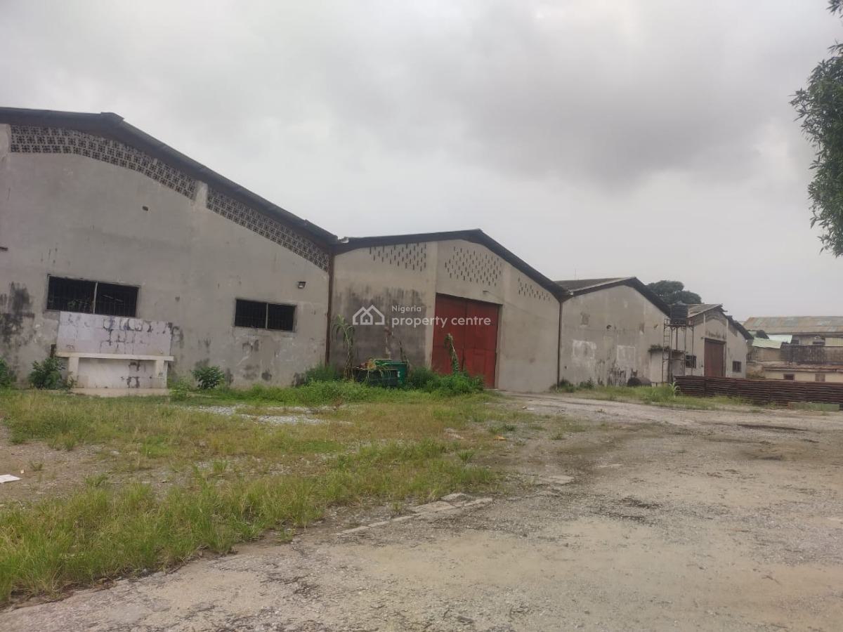 4 Bay Warehouse, Along Ikotun/isolo Road, Ikotun, Lagos, Warehouse for Sale