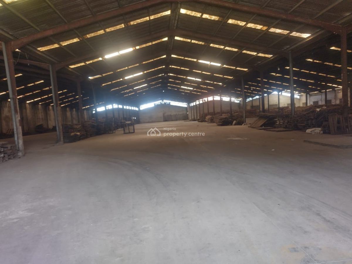 4 Bay Warehouse, Along Ikotun/isolo Road, Ikotun, Lagos, Warehouse for Sale