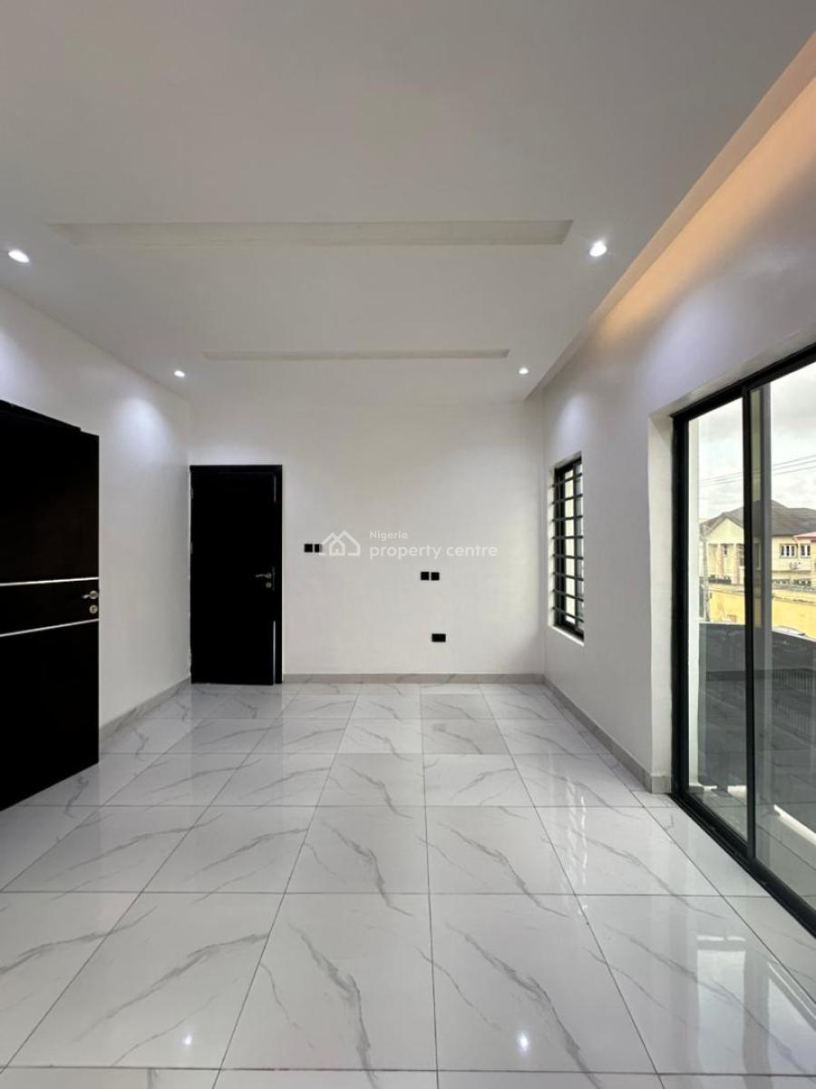 Spaciously Built 3 Bedroom Apartment with Bq and Elevator, Lekki Phase One, Lekki, Lagos, House for Sale
