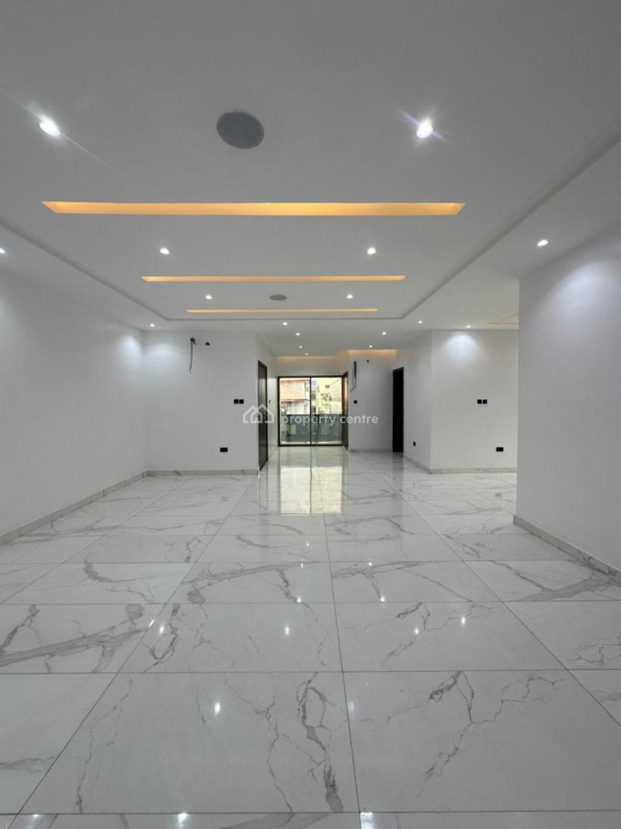 Spaciously Built 3 Bedroom Apartment with Bq and Elevator, Lekki Phase One, Lekki, Lagos, House for Sale