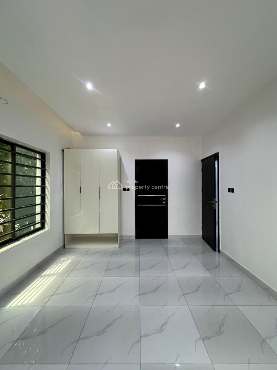 Spaciously Built 3 Bedroom Apartment with Bq and Elevator, Lekki Phase One, Lekki, Lagos, House for Sale