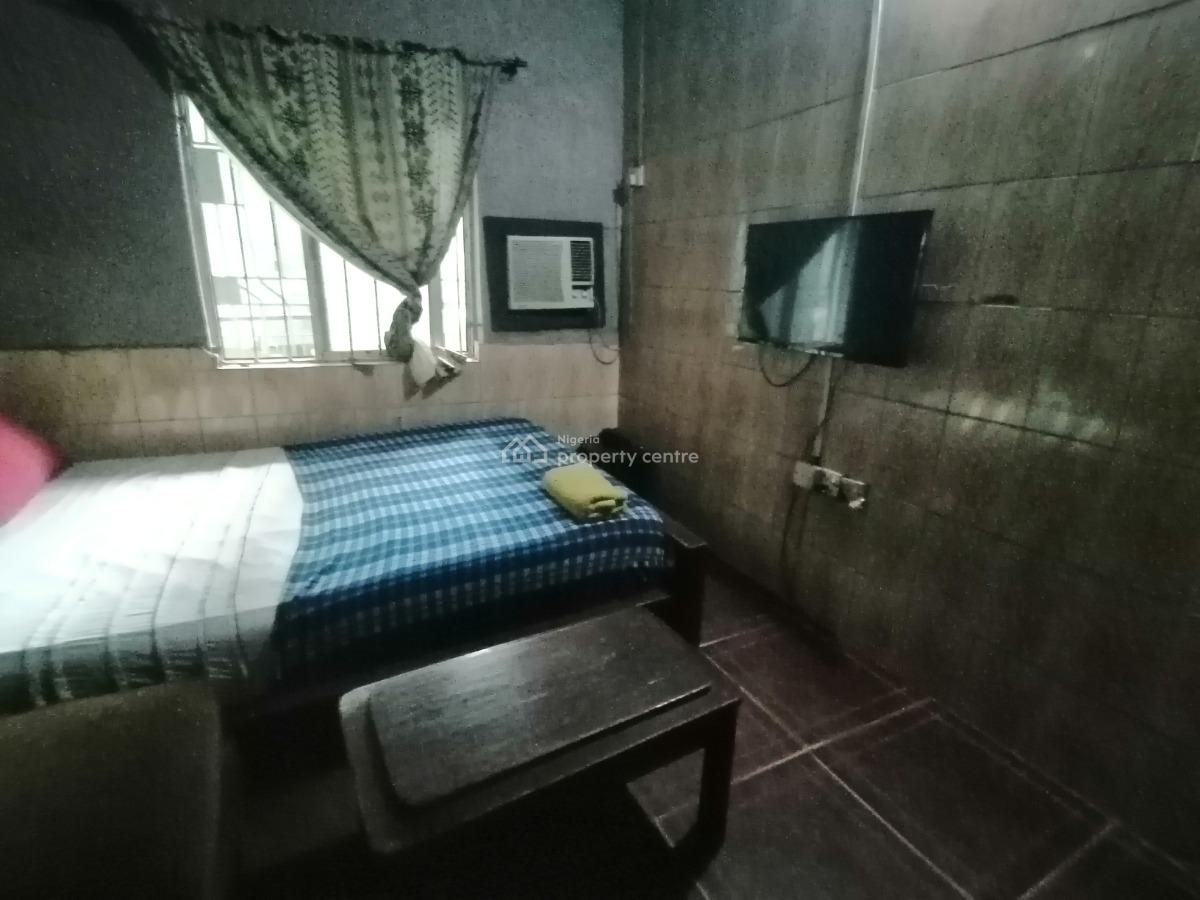 25 Rooms Hotel, Merogun Off Mcdermott Road, Warri, Delta, Hotel / Guest House for Sale