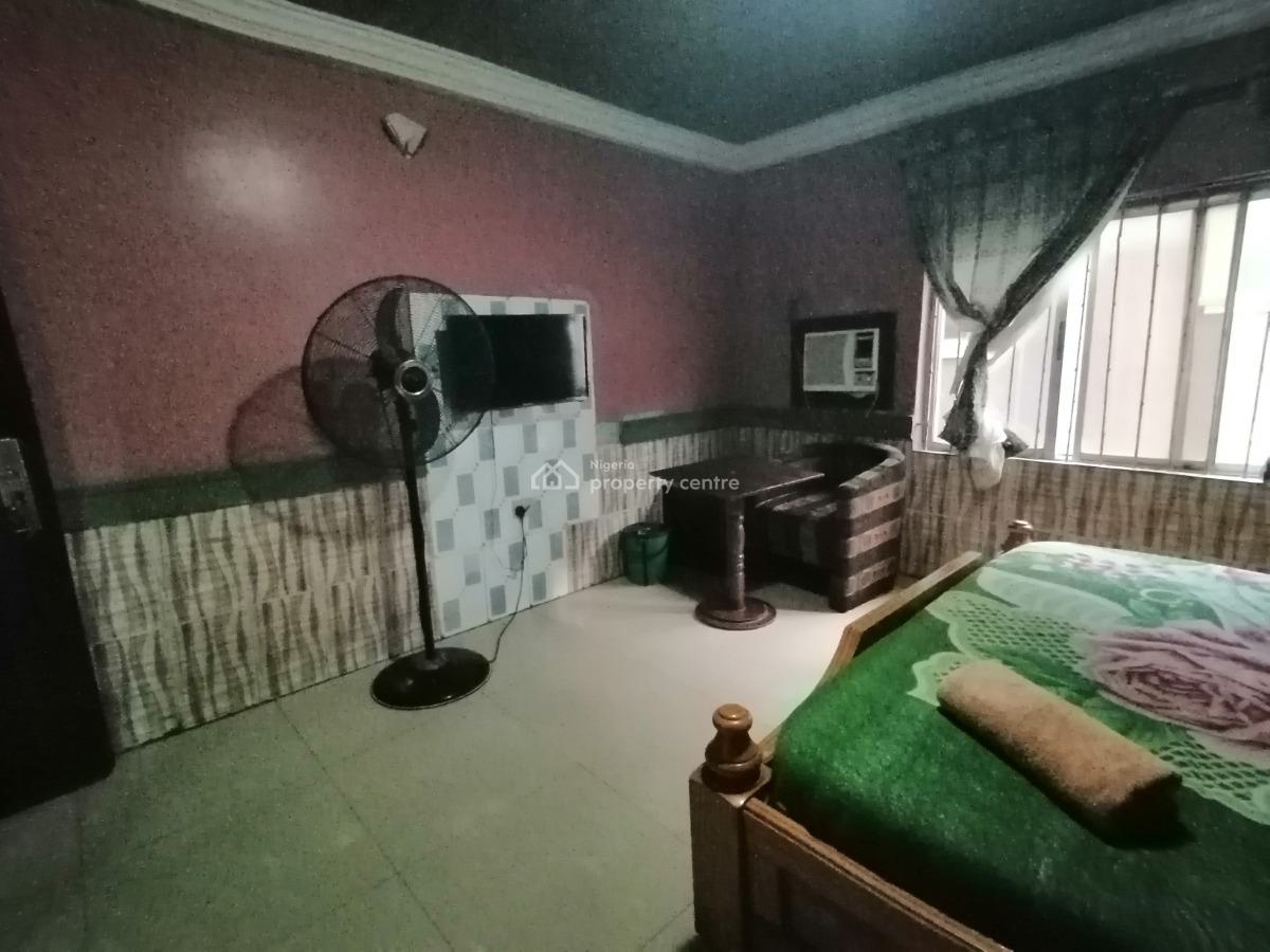 25 Rooms Hotel, Merogun Off Mcdermott Road, Warri, Delta, Hotel / Guest House for Sale