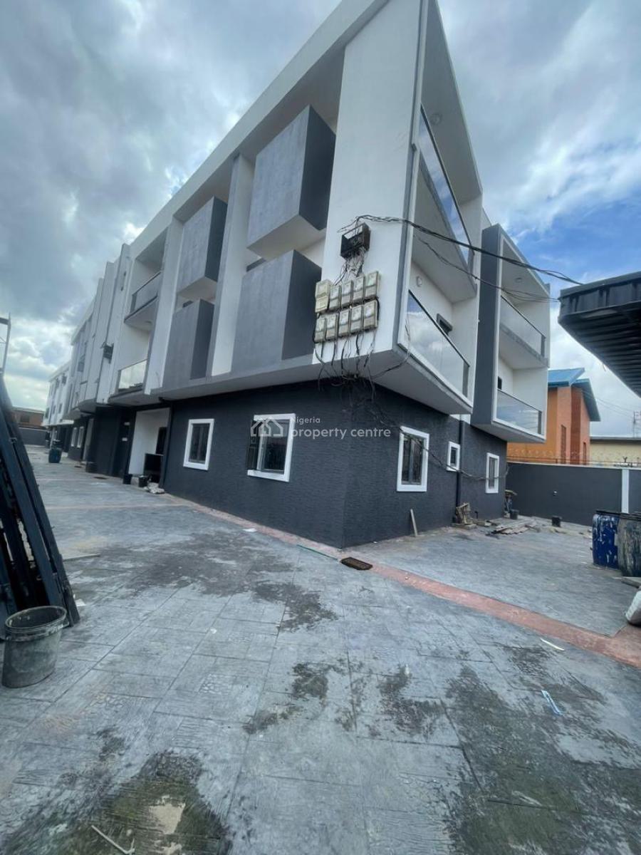 Nice 3 Bedroom  Spacious Apartment  with a Bq, Ogba Ikeja Lagos, Ikeja, Lagos, Flat / Apartment for Sale