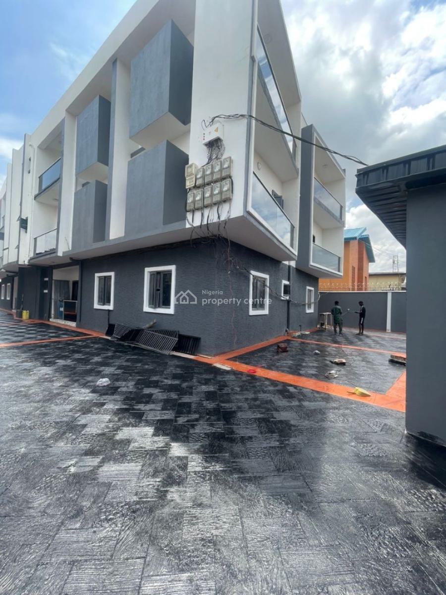 Nice 3 Bedroom  Spacious Apartment  with a Bq, Ogba Ikeja Lagos, Ikeja, Lagos, Flat / Apartment for Sale