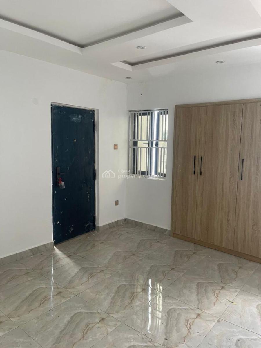 Nice 3 Bedroom  Spacious Apartment  with a Bq, Ogba Ikeja Lagos, Ikeja, Lagos, Flat / Apartment for Sale