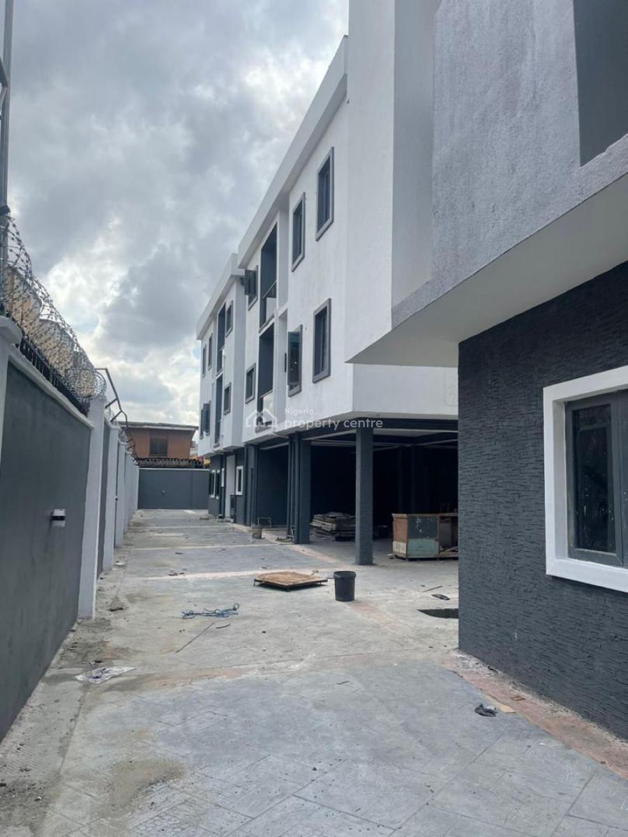 Nice 3 Bedroom  Spacious Apartment  with a Bq, Ogba Ikeja Lagos, Ikeja, Lagos, Flat / Apartment for Sale