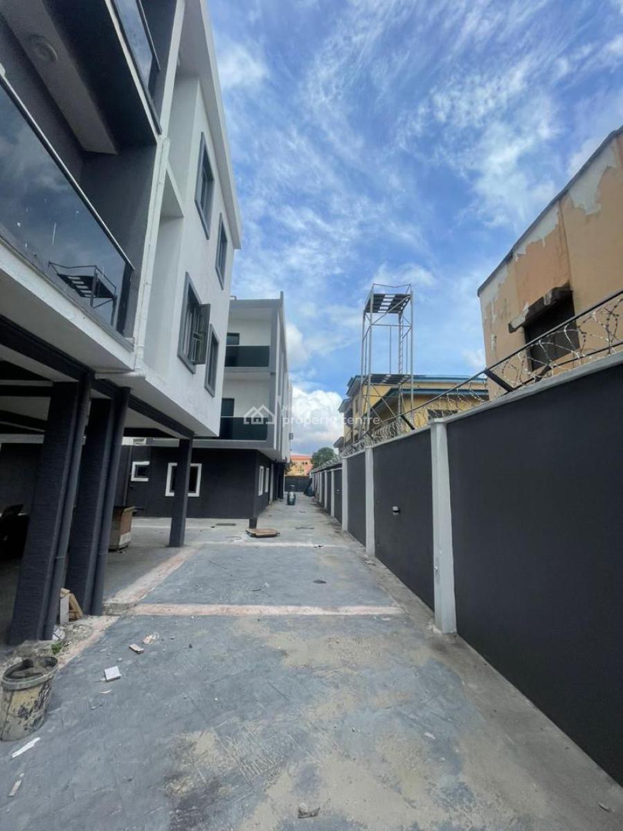 Nice 3 Bedroom  Spacious Apartment  with a Bq, Ogba Ikeja Lagos, Ikeja, Lagos, Flat / Apartment for Sale