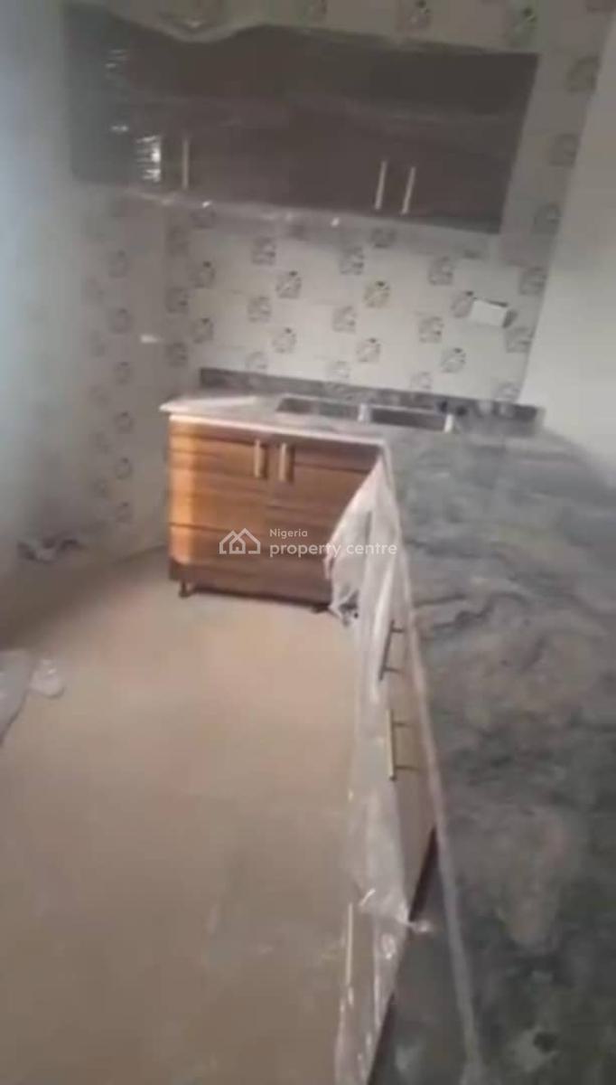 Lovely 2 Bedroom Flat, Off Pedro, Shomolu, Lagos, Flat / Apartment for Rent