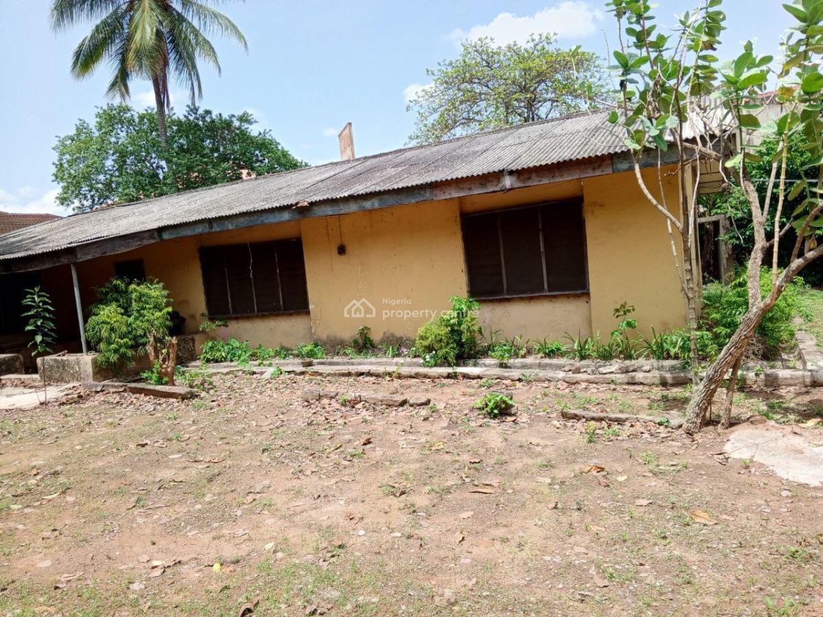 Eight Bedroom Fully Detached House, Uch Road, Ibadan, Oyo, Detached Duplex for Sale