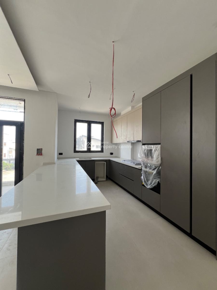 Spacious 2 Bedroom Apartment with Swimming Pool, Gym and Rooftop, Admiralty Lekki Phase 1, Lekki, Lagos, Block of Flats for Sale