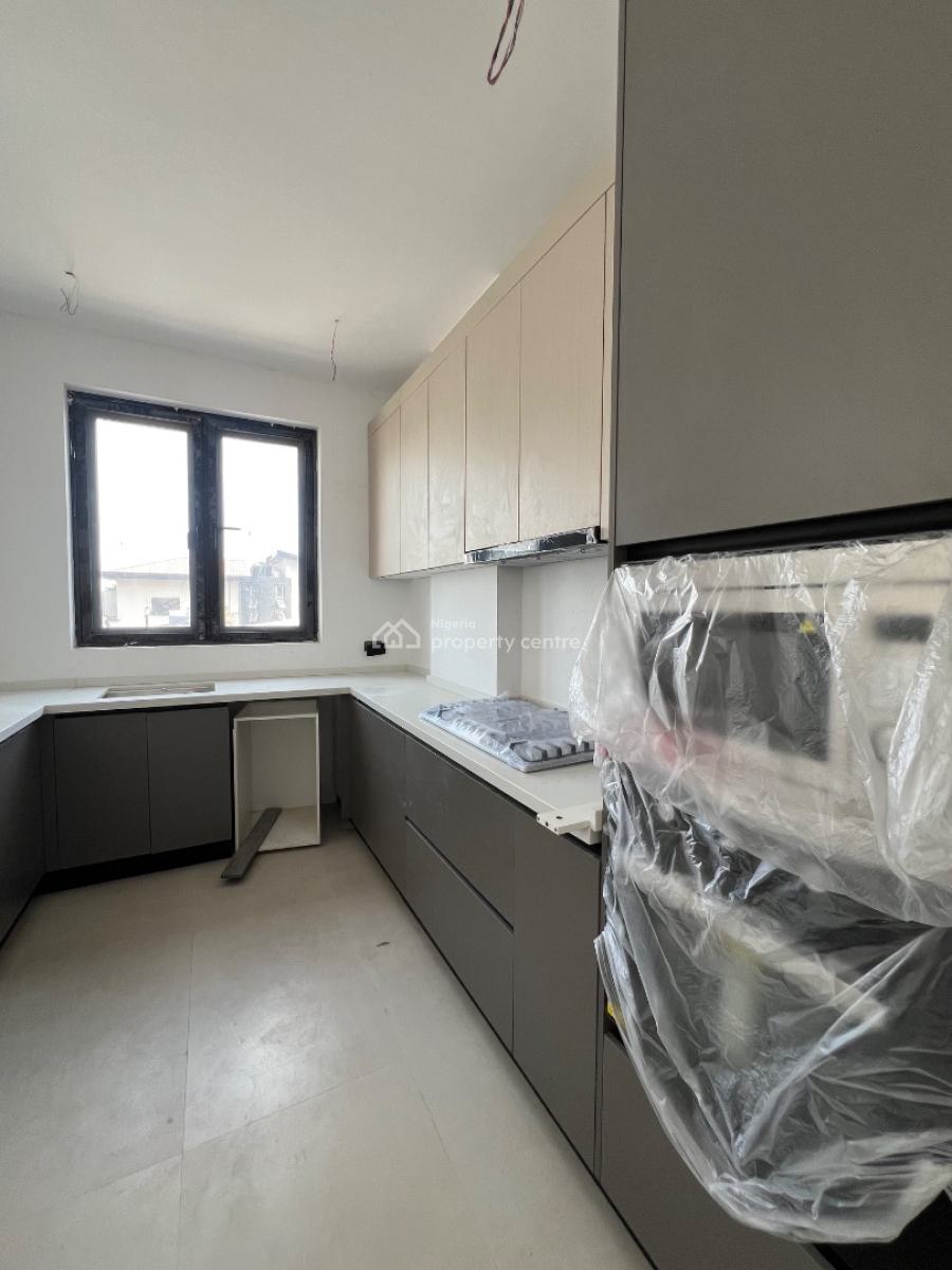 Spacious 2 Bedroom Apartment with Swimming Pool, Gym and Rooftop, Admiralty Lekki Phase 1, Lekki, Lagos, Block of Flats for Sale