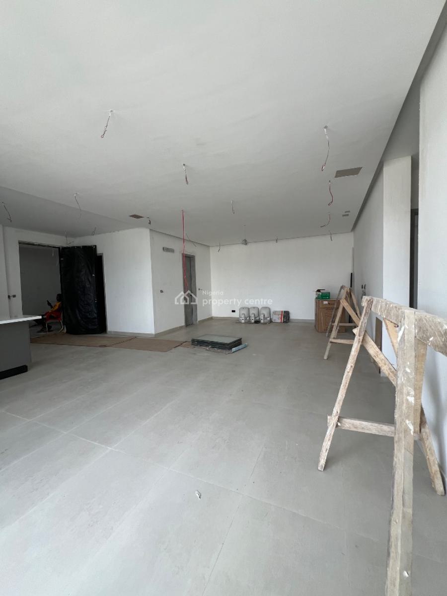 Spacious 2 Bedroom Apartment with Swimming Pool, Gym and Rooftop, Admiralty Lekki Phase 1, Lekki, Lagos, Block of Flats for Sale