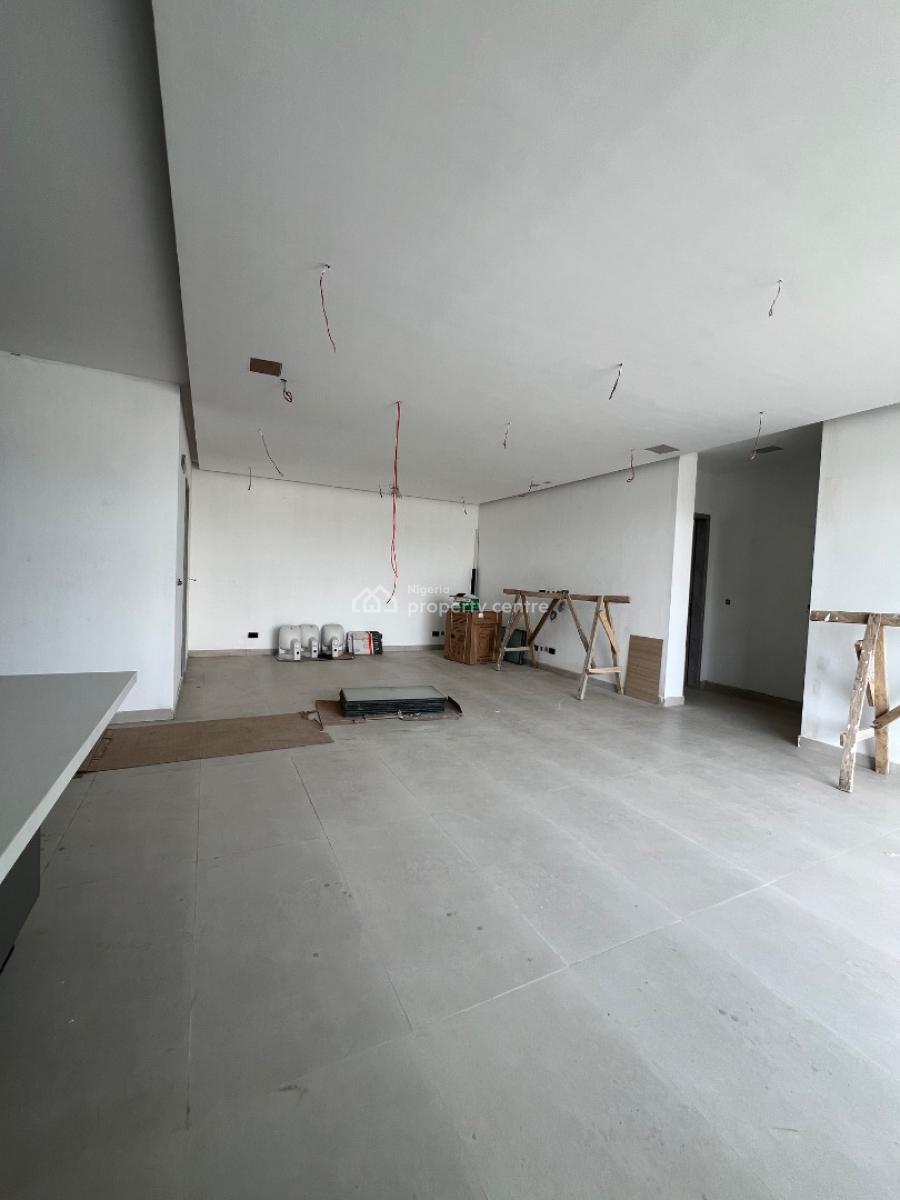Spacious 2 Bedroom Apartment with Swimming Pool, Gym and Rooftop, Admiralty Lekki Phase 1, Lekki, Lagos, Block of Flats for Sale