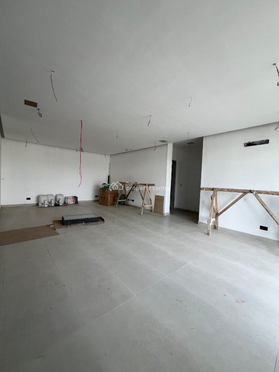 Spacious 2 Bedroom Apartment with Swimming Pool, Gym and Rooftop, Admiralty Lekki Phase 1, Lekki, Lagos, Block of Flats for Sale