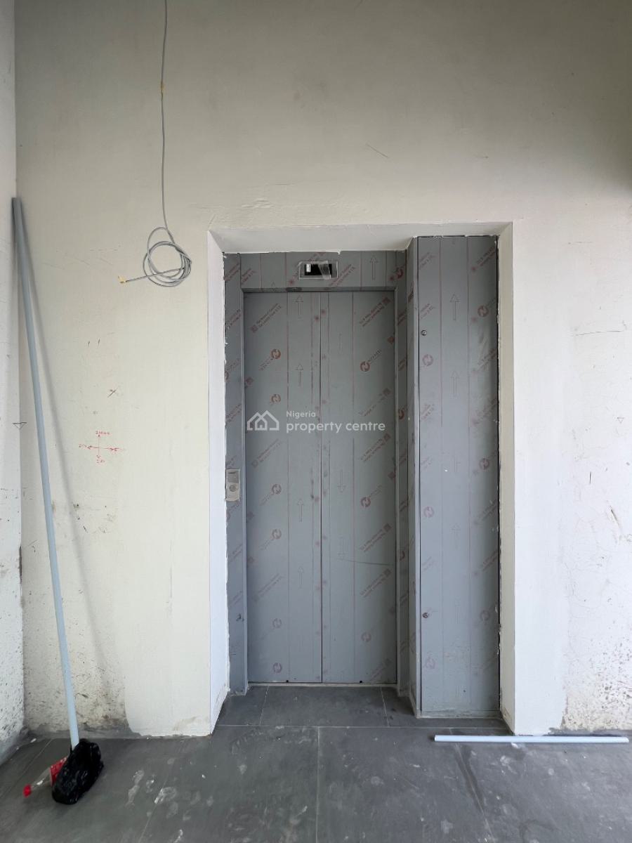 Spacious 2 Bedroom Apartment with Swimming Pool, Gym and Rooftop, Admiralty Lekki Phase 1, Lekki, Lagos, Block of Flats for Sale