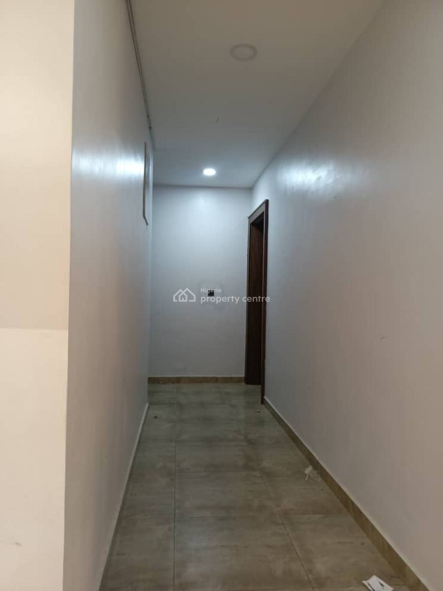 Luxury 3 Bedroom Apartment with Bq in a Serene Environment, Guzape District, Abuja, Flat / Apartment for Rent