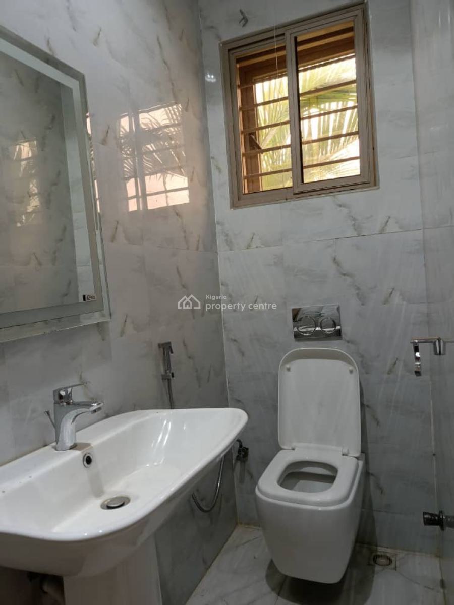 Luxury 3 Bedroom Apartment with Bq in a Serene Environment, Guzape District, Abuja, Flat / Apartment for Rent