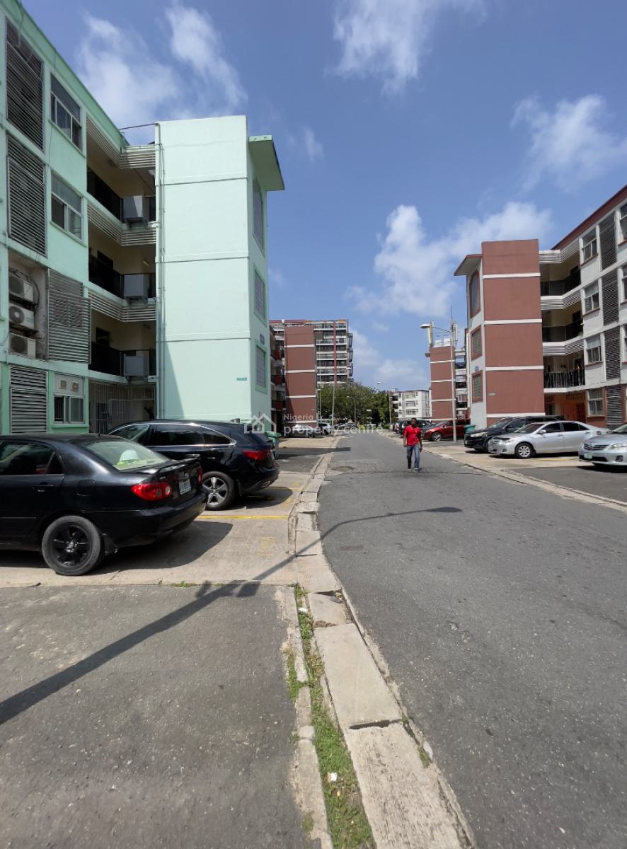Service 3bedroom Flat with Swimming Pool, Basketball Court/playgound, 1004 Victoria Island Lagos, Victoria Island (vi), Lagos, Flat / Apartment for Sale