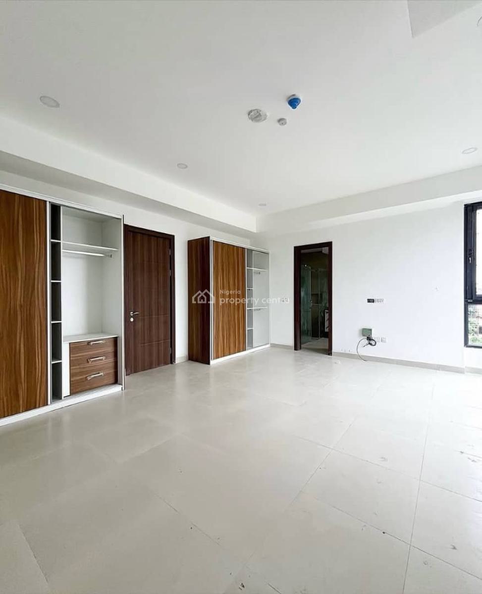 Luxurious 3 Bedroom with Bq and Swimming Pool, Lekki Phase 1, Lekki, Lagos, Flat / Apartment for Rent