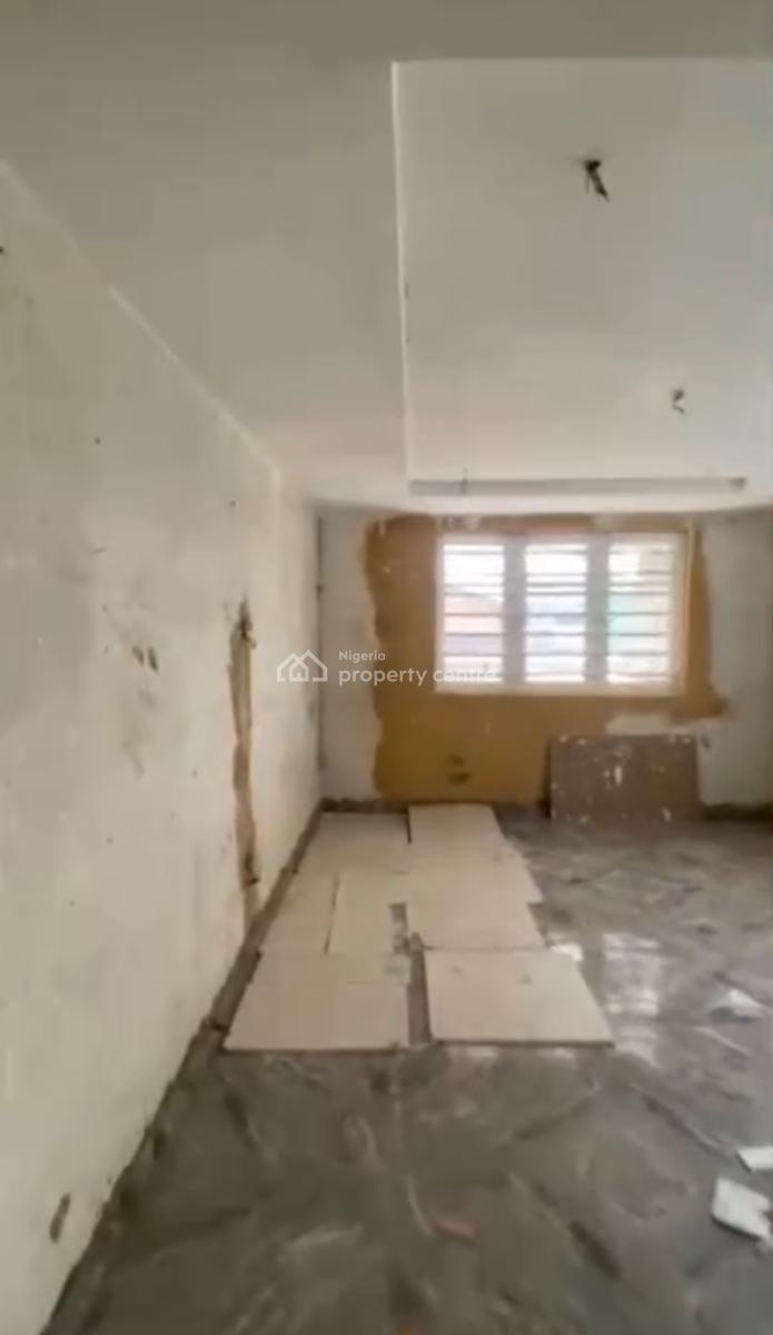 Massive 3-bedroom Flat in a Serene Area, Surulere, Lagos, Flat / Apartment for Rent