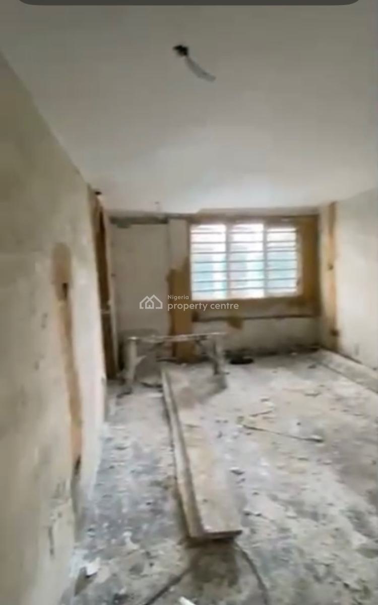 Massive 3-bedroom Flat in a Serene Area, Surulere, Lagos, Flat / Apartment for Rent