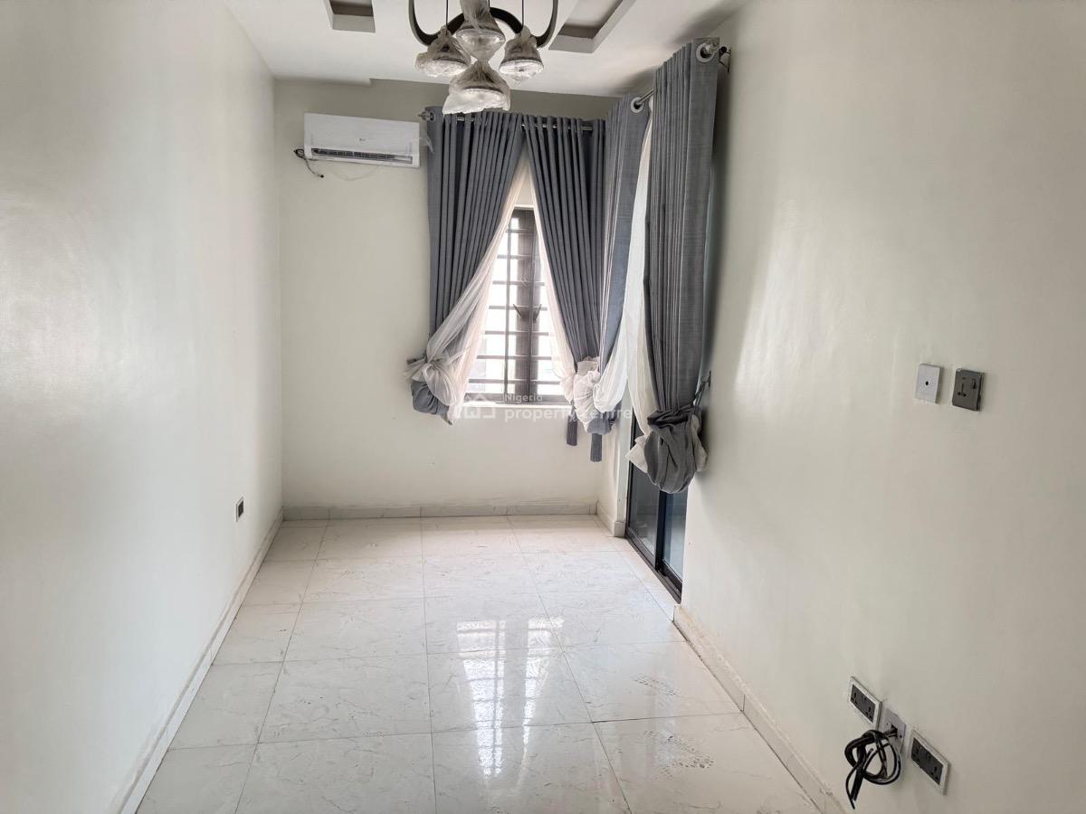 3 Bedrooms House in Gated Estate with Pool, Ogombo, Ajah, Lagos, Terraced Duplex for Sale